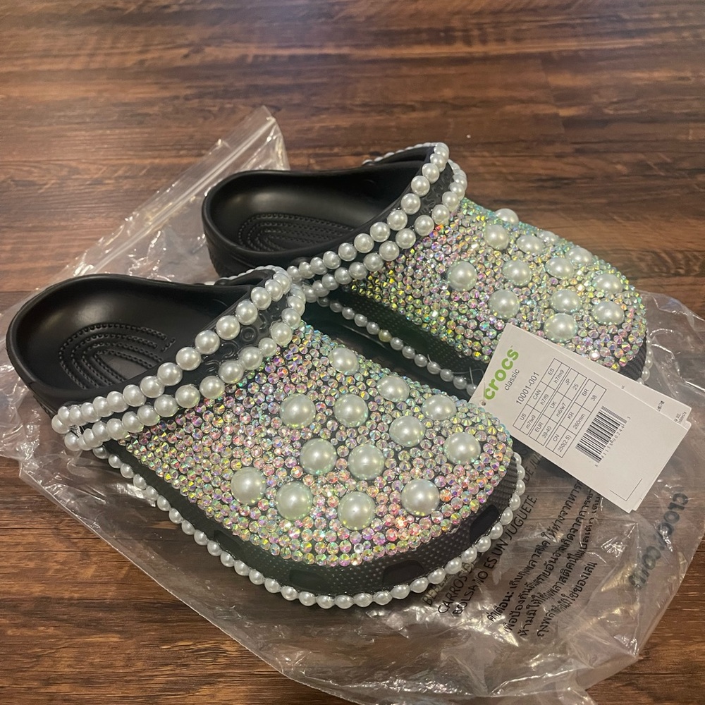 BRAND NEW NEVER WORN BLING CROCS - Picture 3 of 8